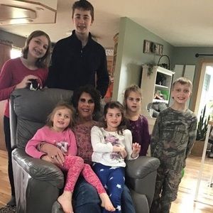 Meet your Posher, Crystal